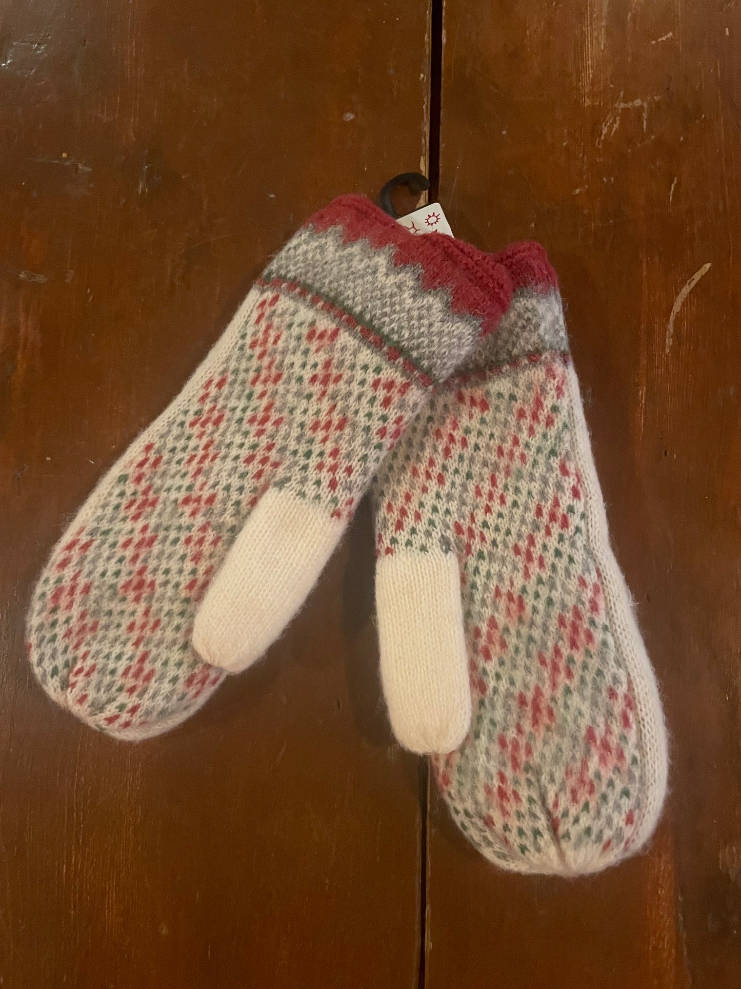 Noppikoski-lapaset, valkoinen