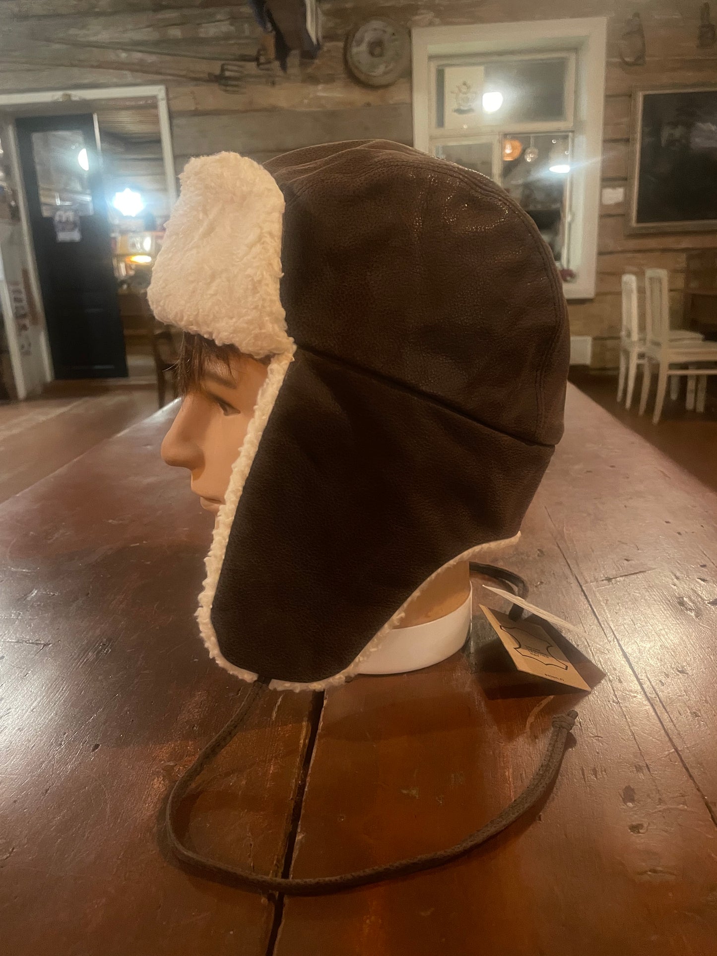 Aviator-lentäjänlakki, nahka