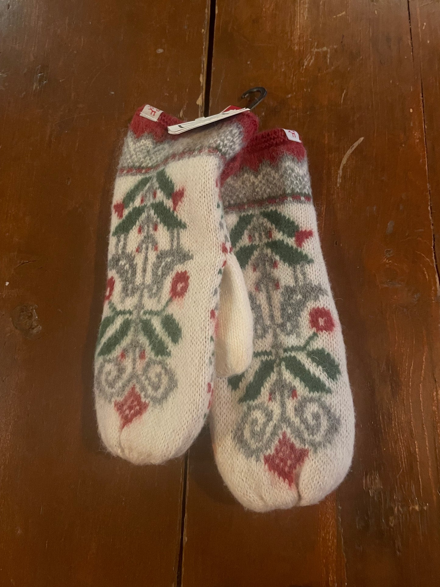 Noppikoski-lapaset, valkoinen